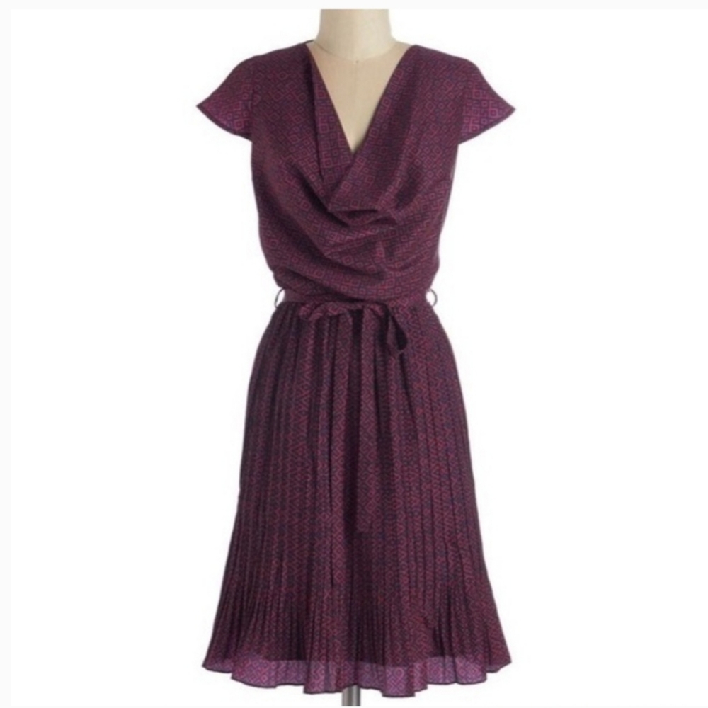 Like New! Yumi Geo Print Cowl Neck Dress